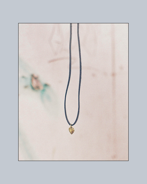VINTAGE 1990s VICTORIAN GOLD HEART PENDANT ON STEEL BLUE CORD